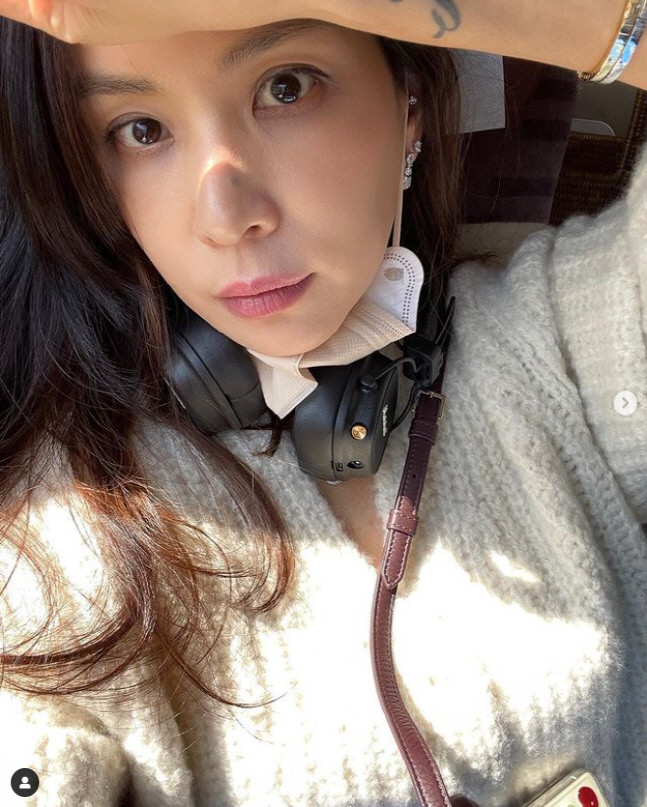 '장동건♥' 고소영, 이 정도로 힙 했나? KTX 안에서 20대 미모 자랑