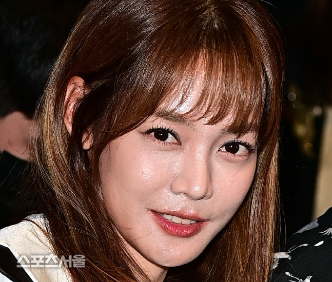 '빅팍' 패션쇼의 진정한 주인공은? 요정보다 예쁜 안현모! [포토]