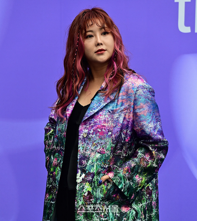 가을을 봄으로 만든 권지안(솔비), 디자이너 조은애의 티백(tibaeg) 때문! [포토]