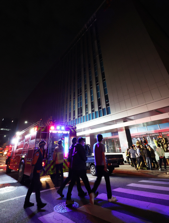 '카톡 먹통' 사태에 윤 대통령 "원인 파악 철저" 지시