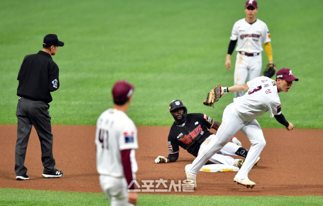 '우리 정후를 어찌 보고?' 김혜성[포토]