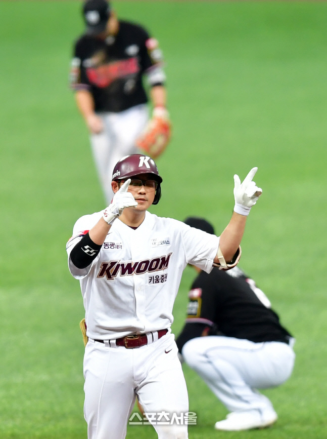 6회말 2루타로 찬스잇는 이지영'[포토]