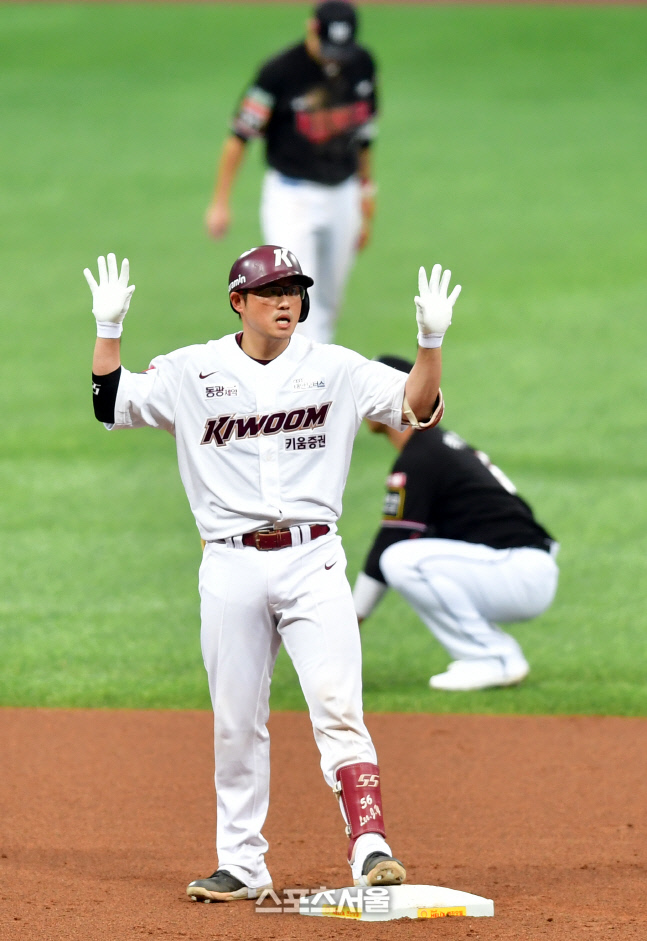 6회말 2루타로 찬스잇는 이지영\'[포토]