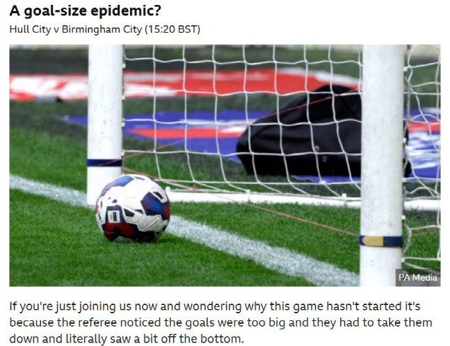 英 2부서 양쪽 골대 높이 달라 '킥오프 20분 지연'…전기톱으로 절단