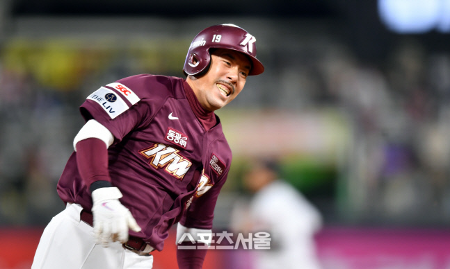 '온 힘을 다해' 홈까지 내달리는 이용규[포토]