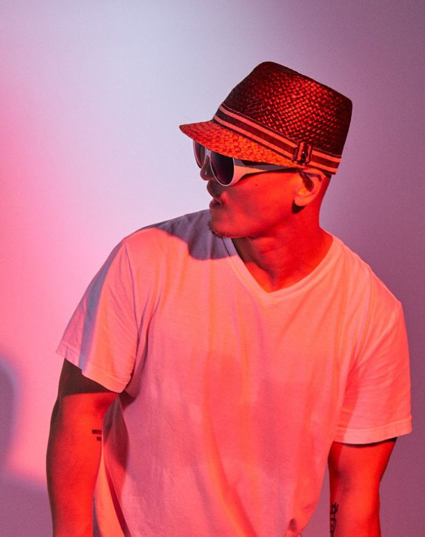 "귀싸대기 하도 맞아..." MC스나이퍼 저격 탁 "노래는 빙산의 일각"