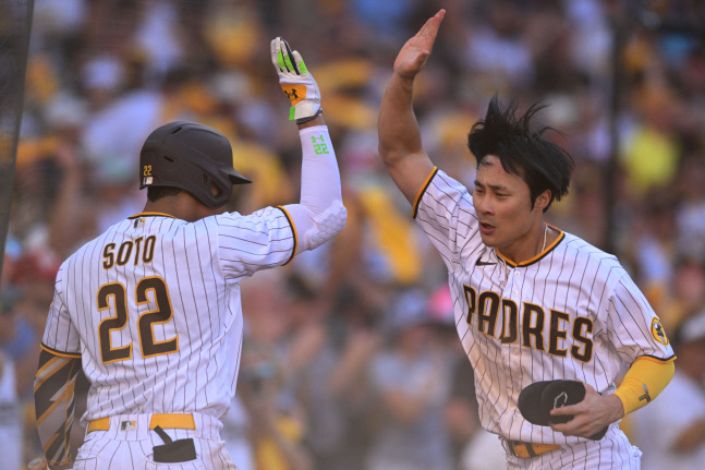 BASEBALL-MLB-PHI-SD/