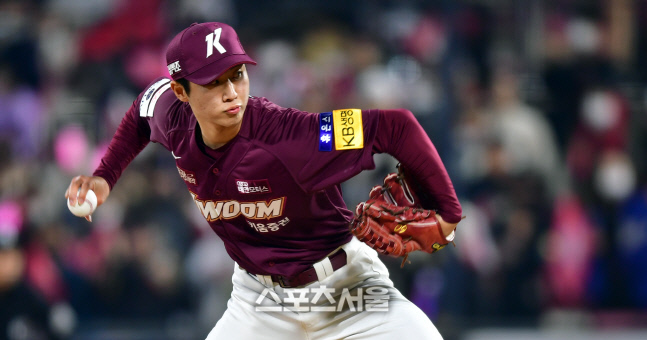6회말 등판한 김동혁[포토]