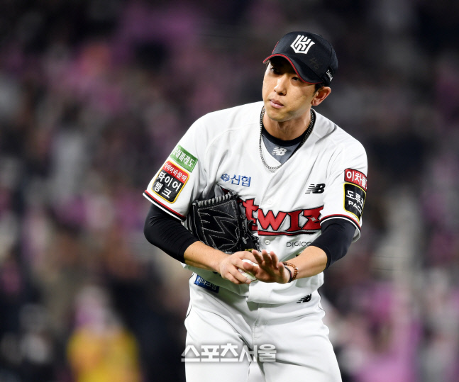 [포토] 김휘집 사구에 사과하는 김민수