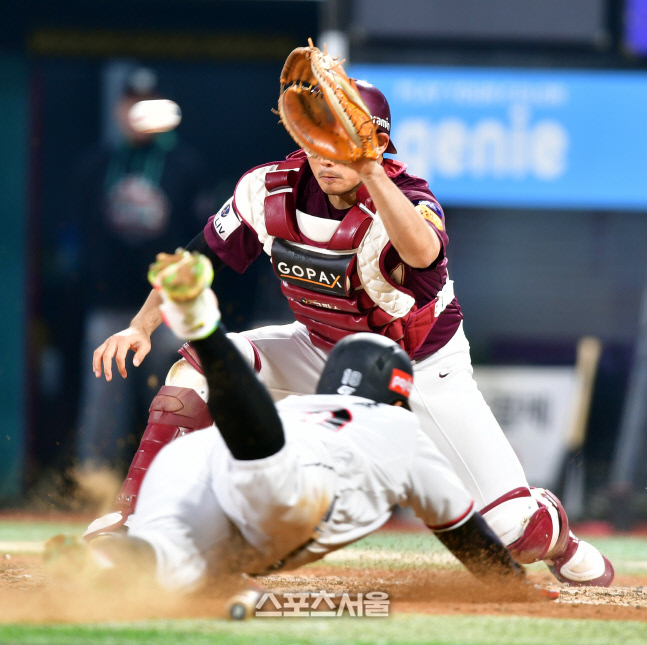 두번 살아난 남자,  황재균[포토]