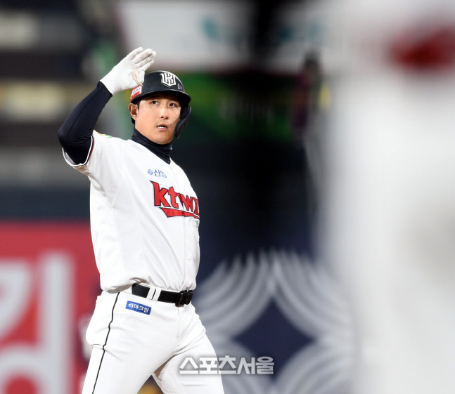 [포토] 황재균, 7회 2점 뽑는 2루타