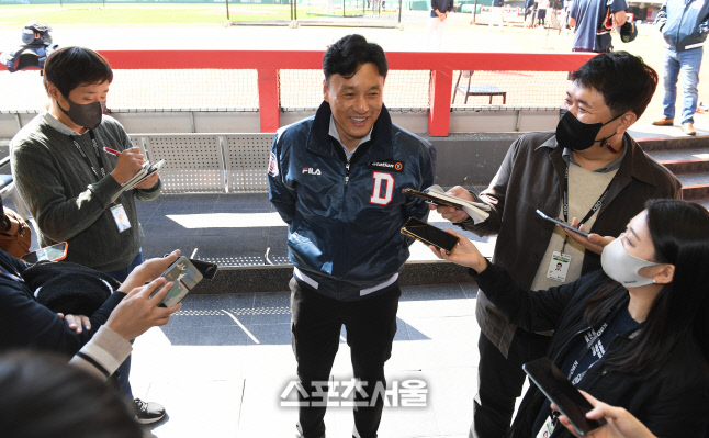 [포토]환하게 웃는 두산 이승엽 감독