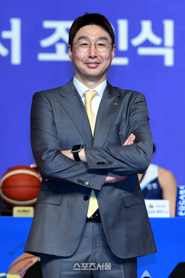 [포토] 김완수 감독 \'올해도 우승이 목표\'