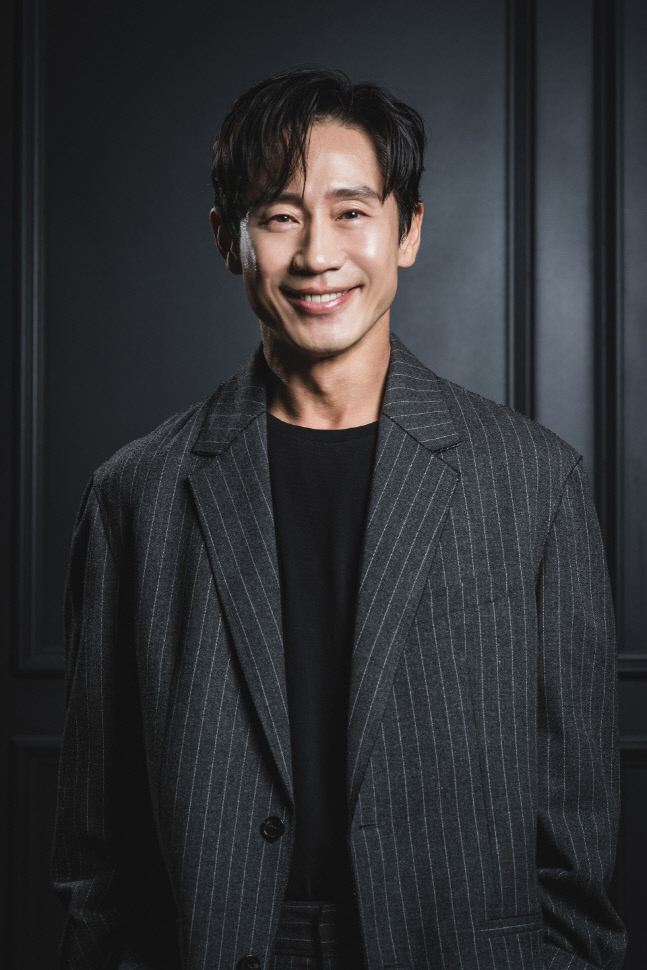 '욘더' 신하균 "이준익 감독님의 열정과 한지민의 밝은 에너지가 힘이 됐다"[SS인터뷰]