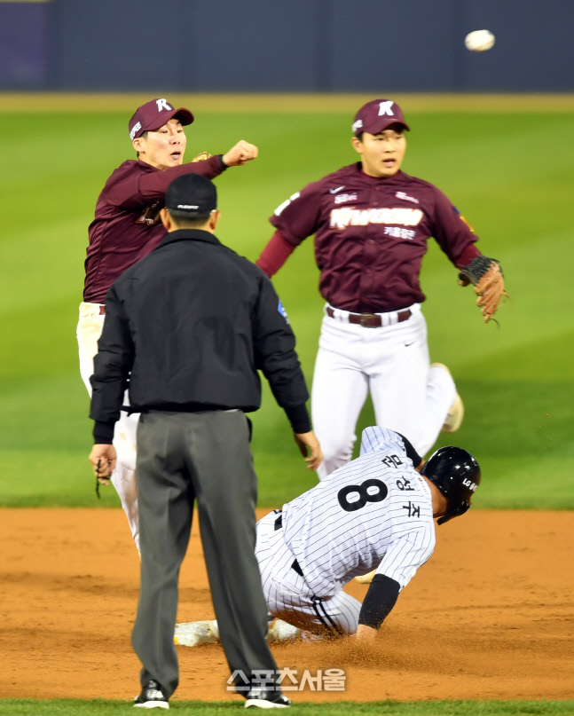 '실점빌미' 김혜성의 악송구[포토]