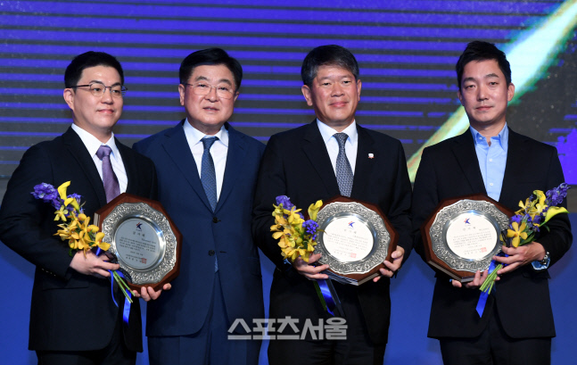 [포토] 스페셜 올림픽 코리아, EA스포츠, 넥슨 \'감사상 수상\'