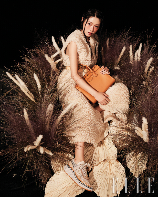 설현, 매혹적인 가을 여신 분위기[★화보]