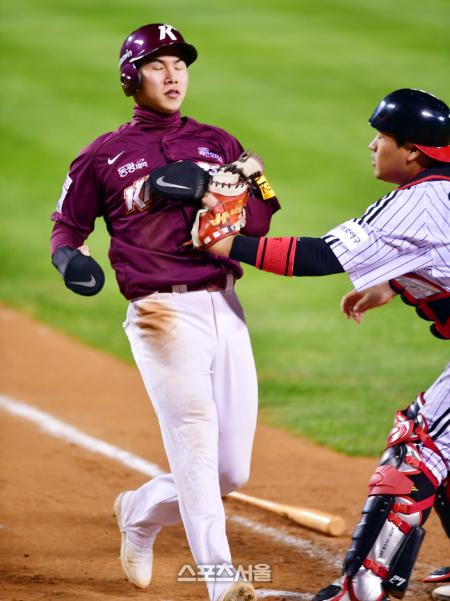'욕심이 과했구나' 아웃되는 김혜성[포토]