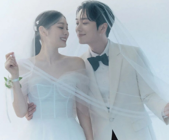 '10월의 신부' 피겨 퀸 김연아의 신혼집은? 22억에 샀던 한강뷰 고급빌라