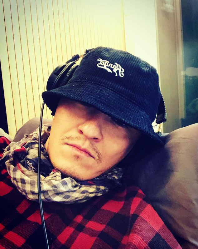 "대마 빨다 X맞은 건 왜 말 안해"..MC스나이퍼, 배치기 탁 저격에 맞대응