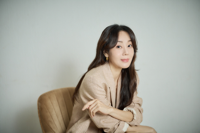자백_김윤진 배우_04