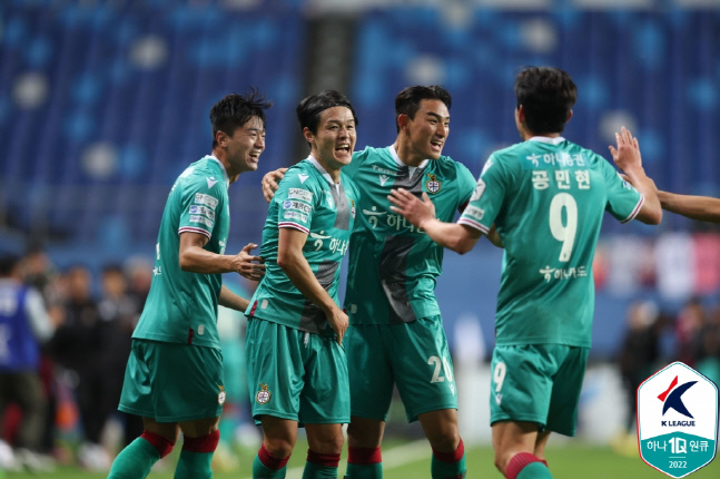 1년 전처럼 1차전 승리에도 설레발 없다…대전, 승격까지 딱 한 걸음