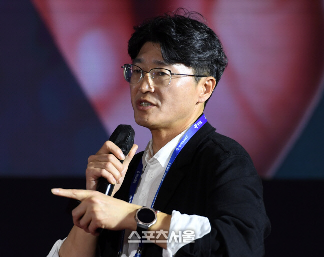 컨퍼런스를 진행하는 조우열 이터널 CEO, 'BWB 2022'의 주제는 웹 3.0 [포토]