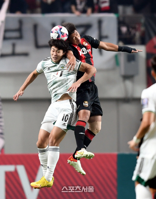 [포토] 이상민-조규성 '치열한 공중전'