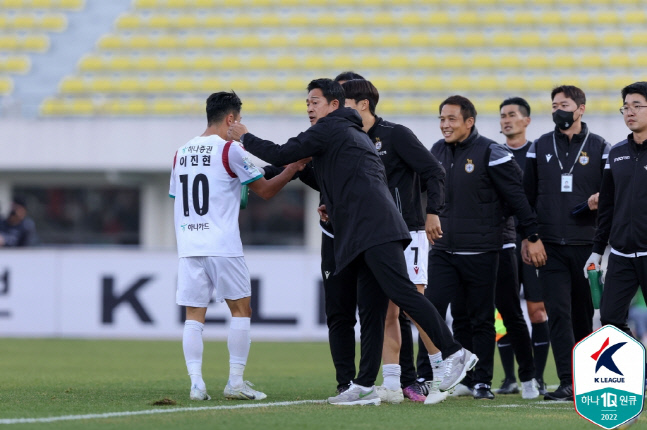 재수 끝에 승격 성공, 대전 이민성 감독 "한일전 골, 2002 4강 신화보다 기쁘다"[현장인터뷰]