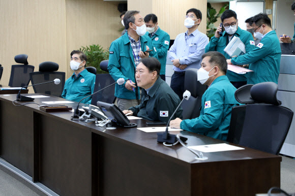 윤석열 대통령 이태원 압사 참사관련 중대본 회의 주재