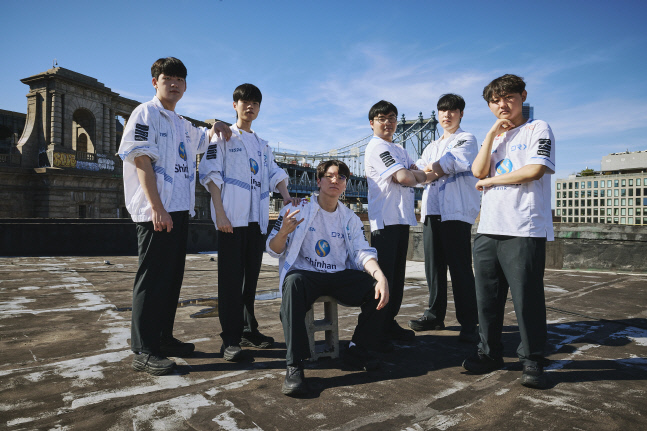 League of Legends World Championship 2022 - Groups Features