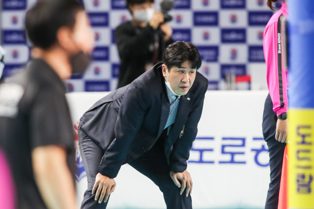 김종민 감독 "뭘 했는지 모를 정도로 흔들려"[현장인터뷰]