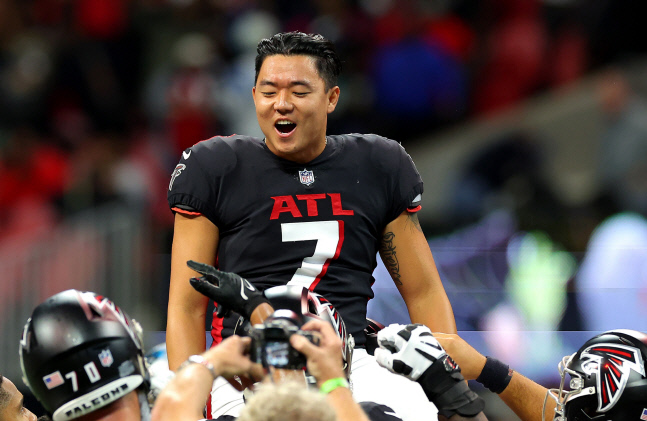 NFL 팔콘스 키커 구영회, 연장전 41야드 필드골로 팀승리 견인