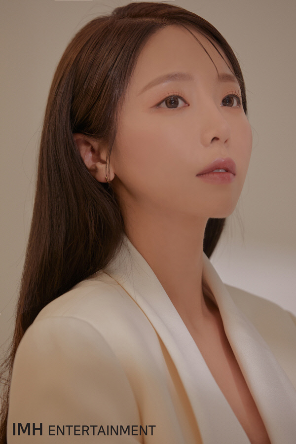 홍진영, 11월 11일로 선공개곡 발표 연기