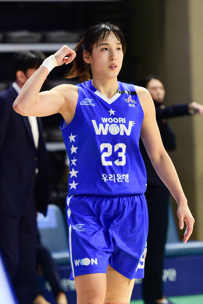 시작부터 강렬한 단비쇼, 국대같은 우리은행 정상 도전 청신호[SS스타]