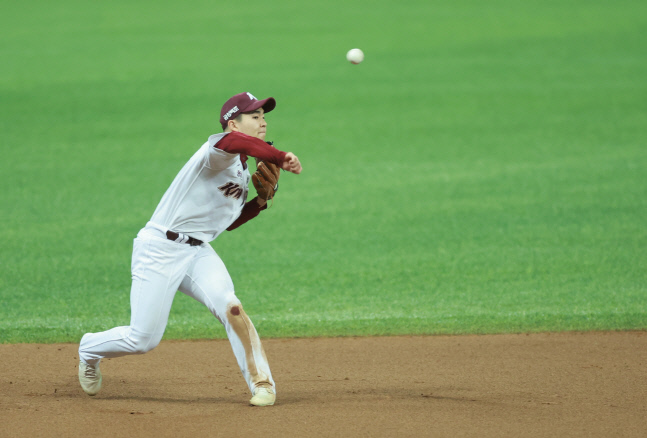 키움 김휘집 송구 실책
