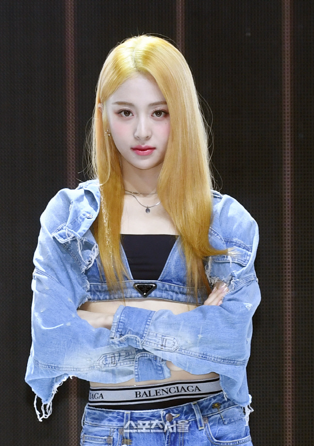 [포토]르세라핌 허윤진, 시크하게!