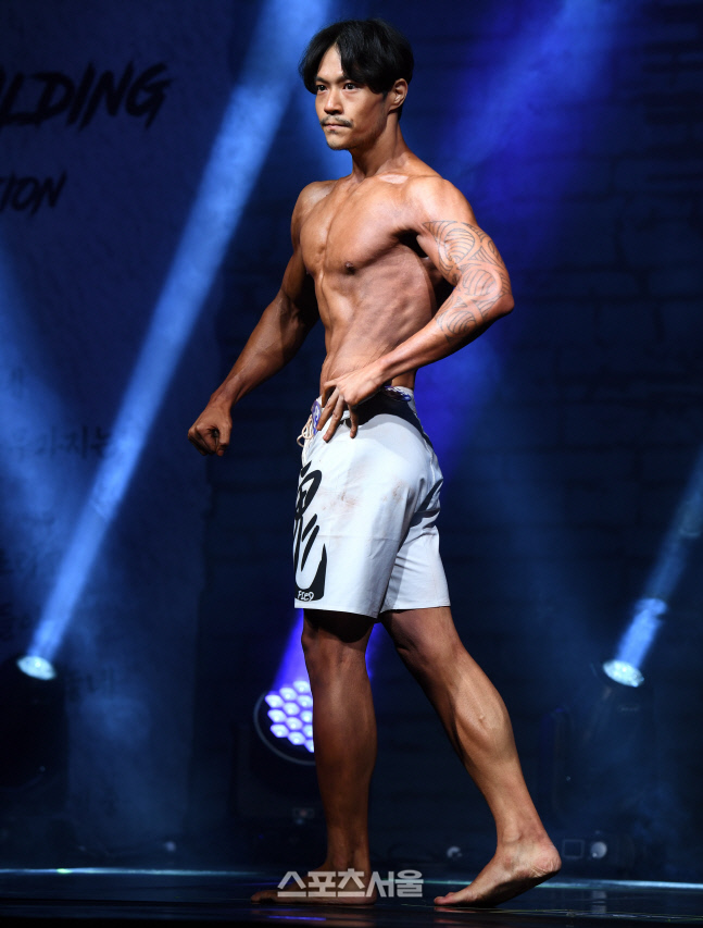 [포토]피지크 김현민, 여심을 저격하는 최강 라인! (무사 안양)