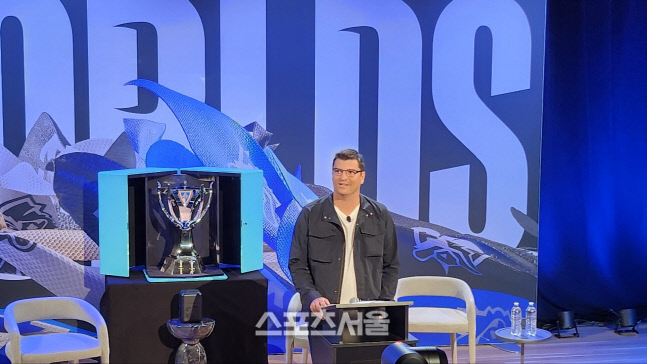 격차 ‘조금’ 좁혔는데, 라이엇 CEO의 속내 “LCK 두 팀 결승, 데자뷰 같다”[롤드컵 결승]