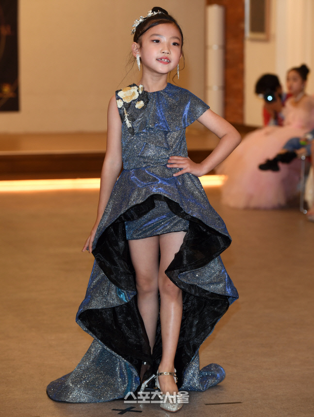 [포토]김서현, 시선을 사로잡네.. (더퀸오브코리아키즈&주니어)
