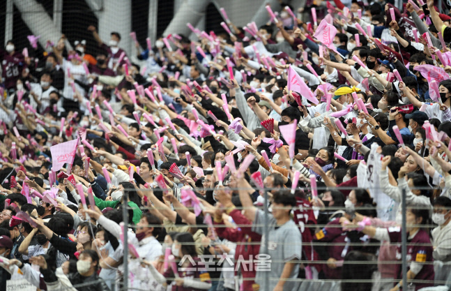 '애도 기간 종료' KS 시구 정상 진행, 치어리더 공연은 취소[SS 포커스]