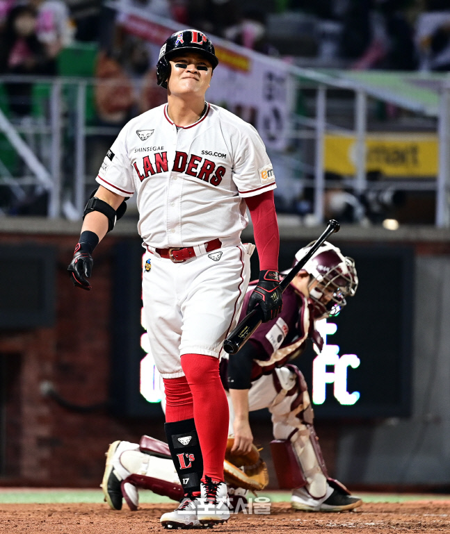 [포토] 추신수 '삼진을 당하고 말았어'