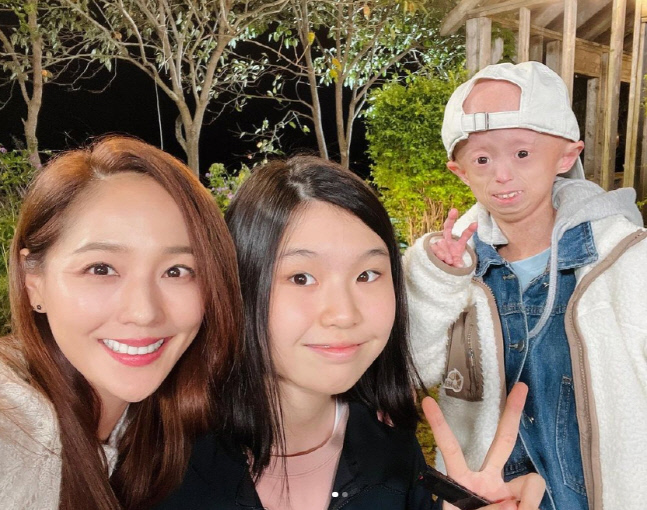 유진, '소아조로증' 유튜버 홍원기 만난다 "핫한 유튜버와 만남" 인증샷