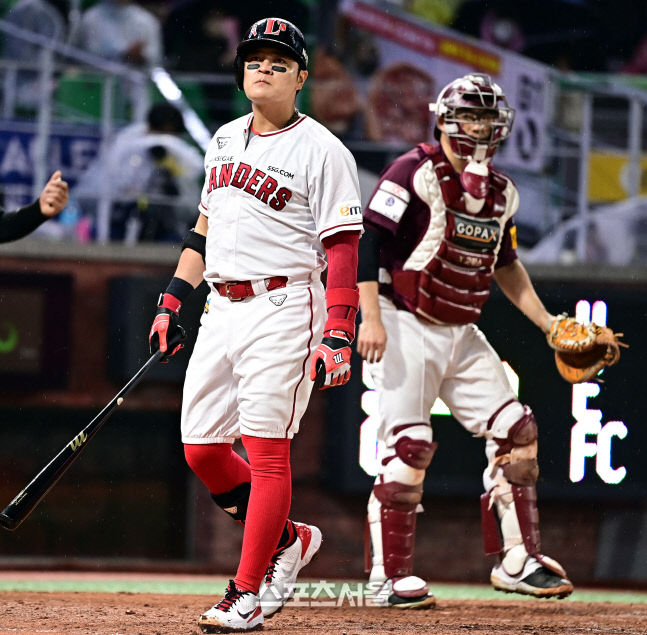 [포토] 삼진 추신수 '유인구에 당했어'