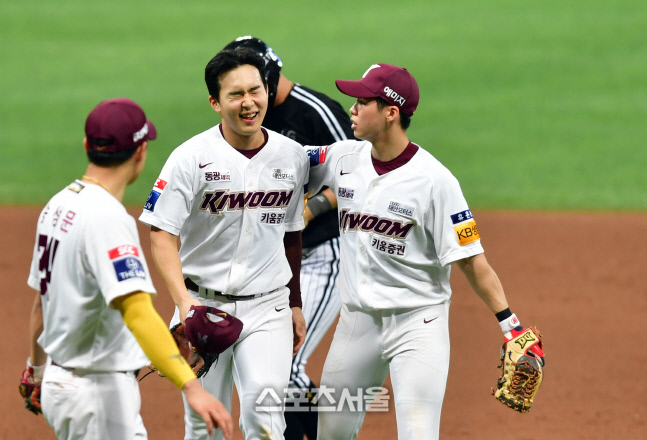 \'실책했지만\' 잘했어![포토]