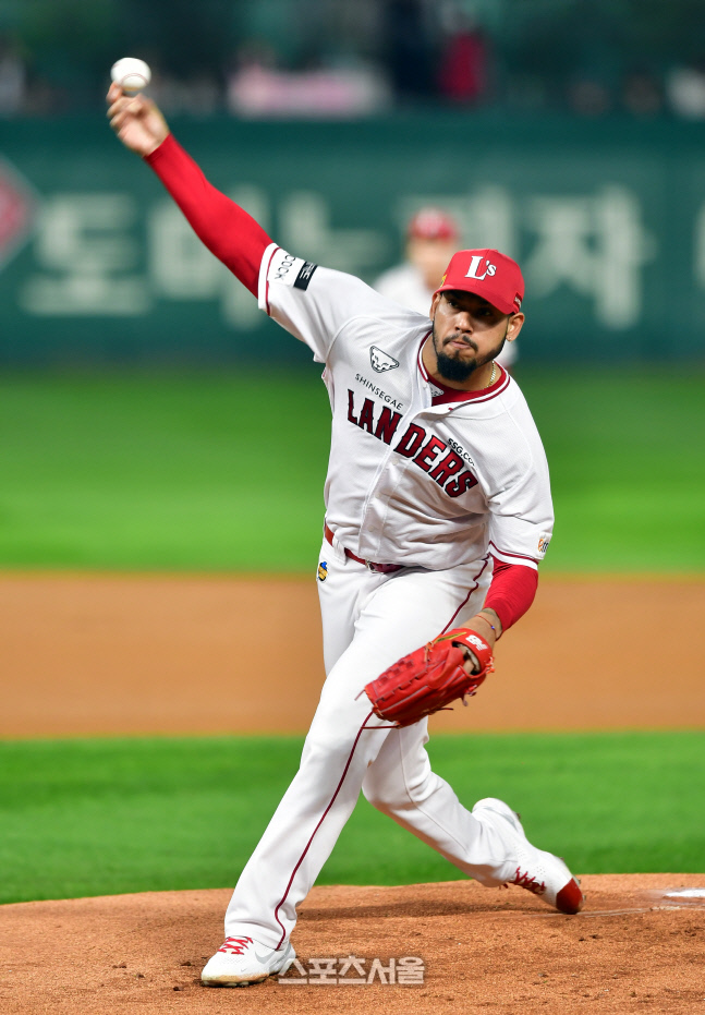 '더이상의 한국시리즈는 없다!' 선발나선 폰트[포토]