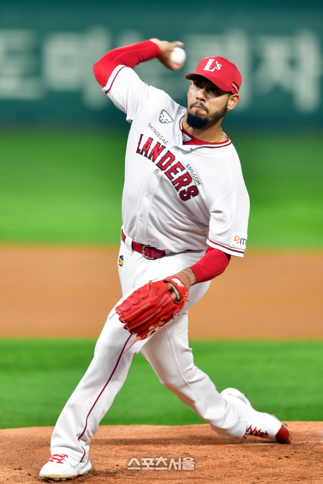 한국시리즈6차전 선발나선 폰트[포토]