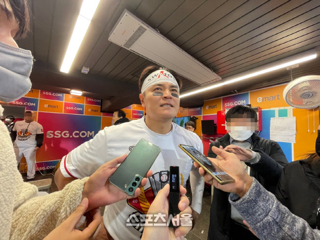 '프로 첫 우승' 추신수 "죽어도 여한이 없습니다"[랜더스 우승]