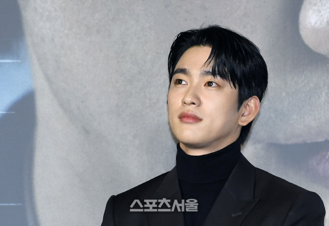 [포토]조각 미모 뽐내는 박진영