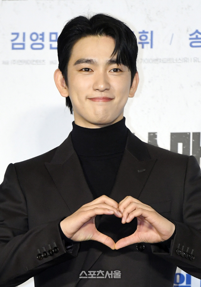 [포토]하트 만들어 보이는 박진영